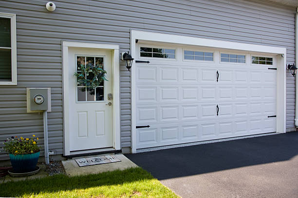 24/7 Emergency Garage Door Panel Replacement experts in Owings, MD